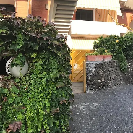 Venusilia Aci Castello